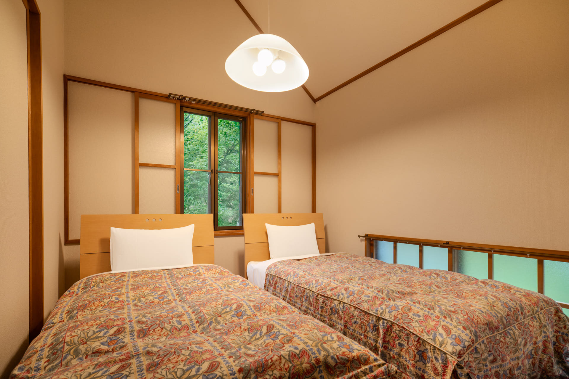 テラス付連棟コテージ