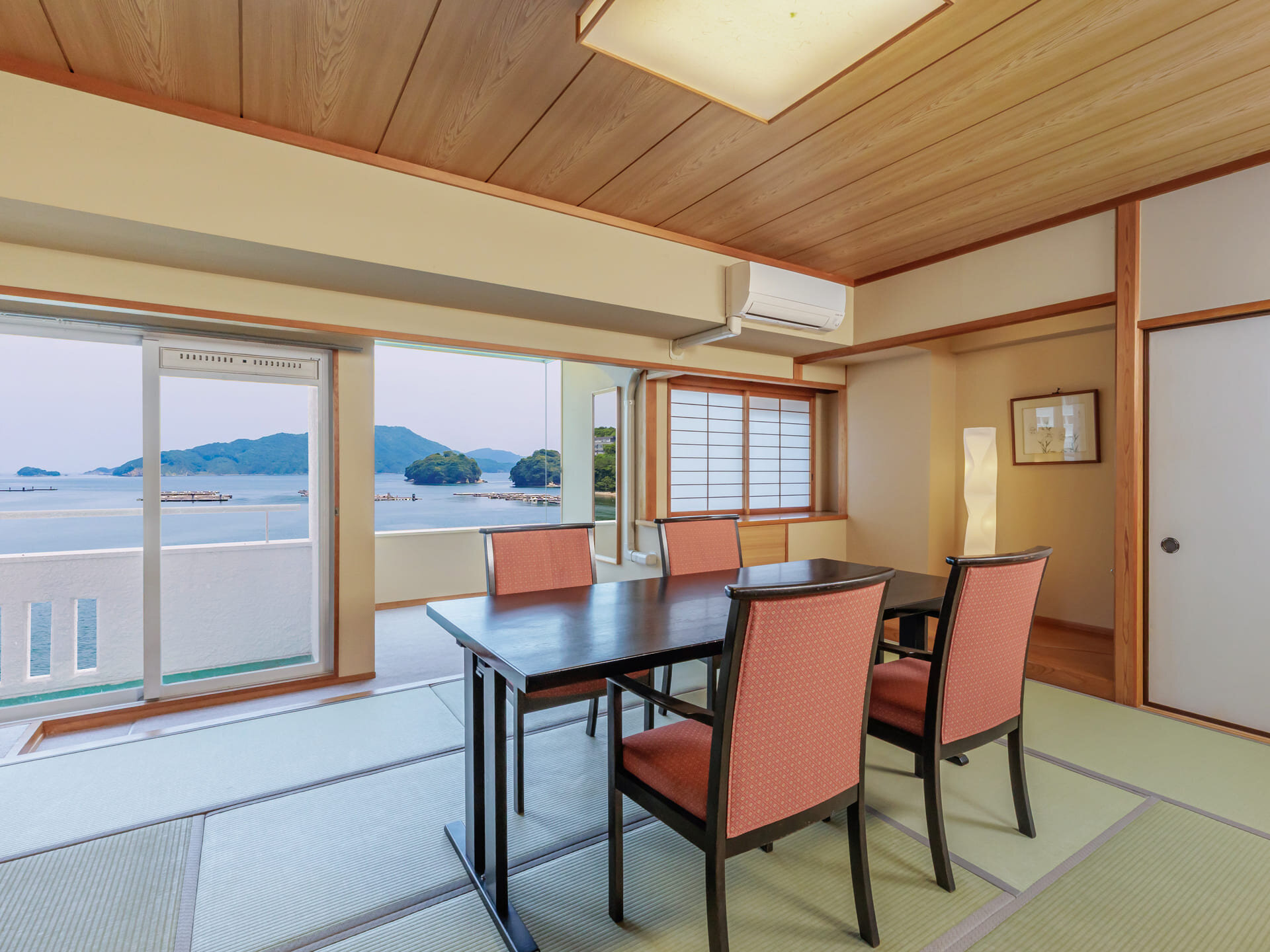 個室会場（あやめ）
